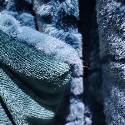 Good price 100% Polyester Faux Fur Throw Blanket Knitting Coral Fuzzy Blanket OEM online