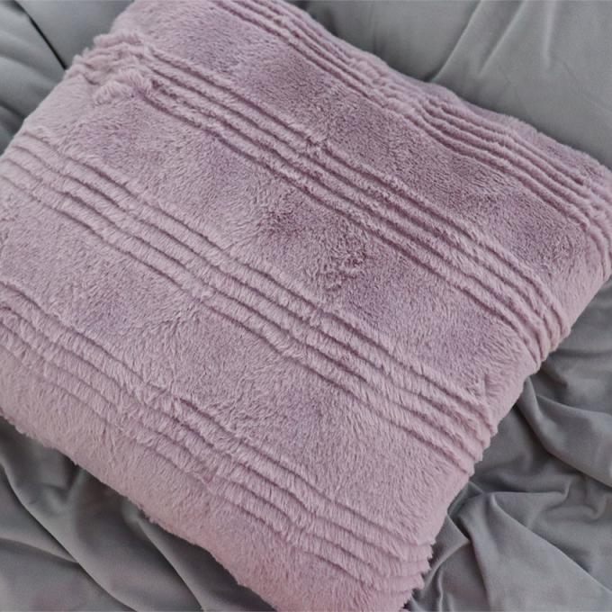 High Colorfastness Warm Blanket Set Faux Fur Plush Minky Blankets 3