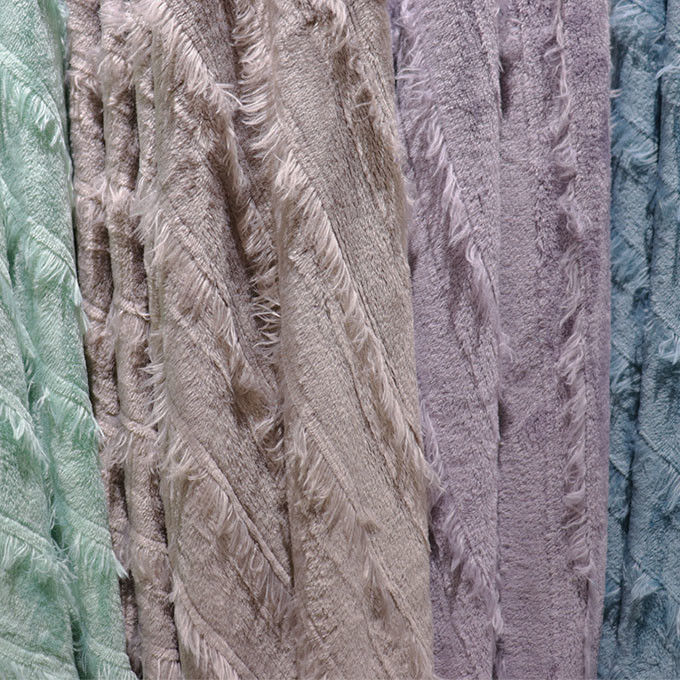 Winter Stylish Warm Blanket Set Quick Drying Polyester Minky Style Blanket 2