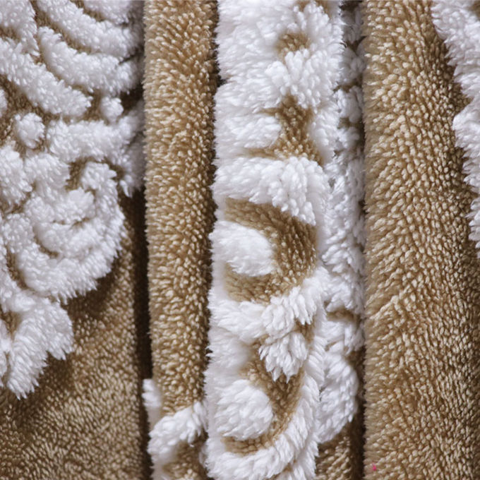 OEM Anti Static Coral Fleece Blanket Faux Fur Blankets For Winter 3