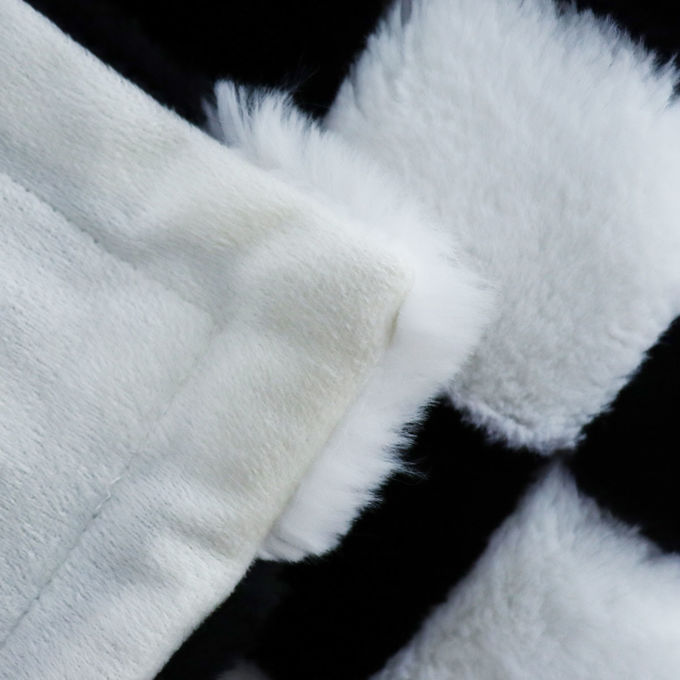 320gsm Checkerboard Pattern Faux Fur Throw Weighted Faux Fur Blanket 2