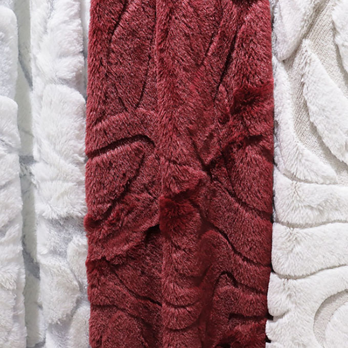 320gsm Custom Design Faux Fur Throw Blanket Flannel Warm Fur Blanket 3