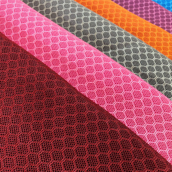 3mm Knitted Airmesh 250GSM Polyester Sports Mesh Fabric Tearproof For Luggage 2